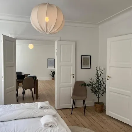 Apartment Bright - In Heart Of Amager *